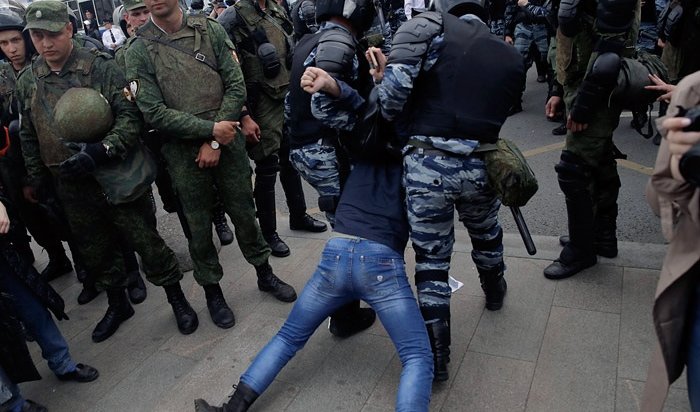 В ходе акции оппозиции в Москве 12 июня задержали 136 несовершеннолетних