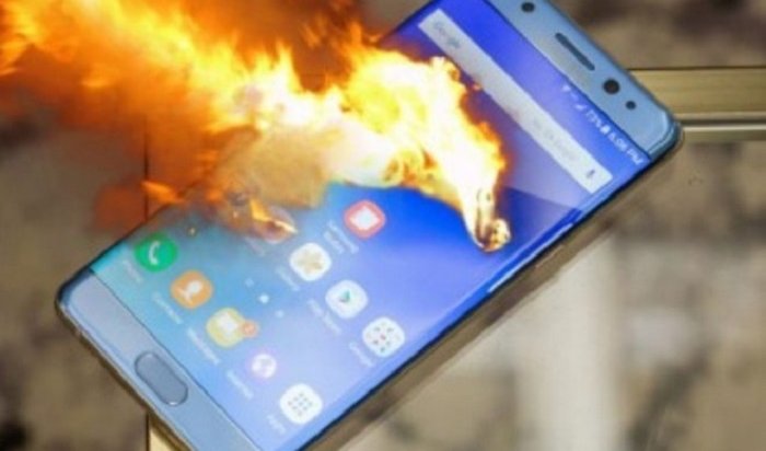 В Екатеринбурге в руках у 11-летней девочки загорелся смартфон