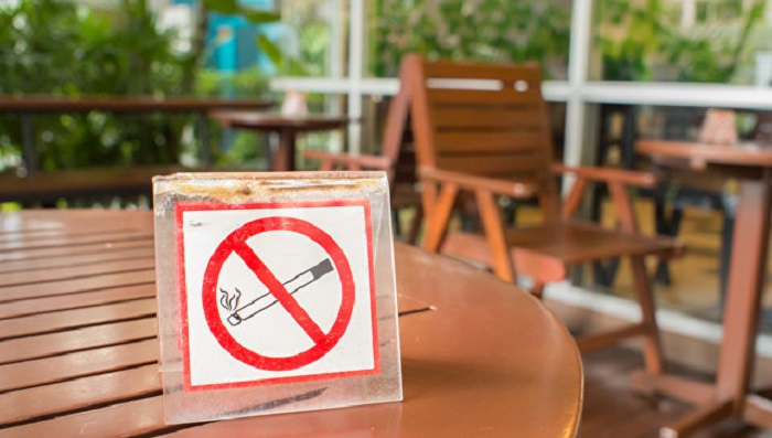 Законопроект о запрете курения возле подъездов внесли в Госдуму РФ