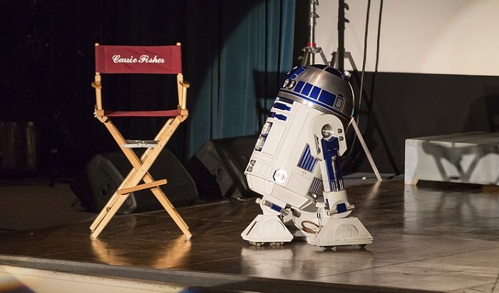Робота R2-D2 из «Звездных войн» продали на аукционе почти за 3 млн долларов