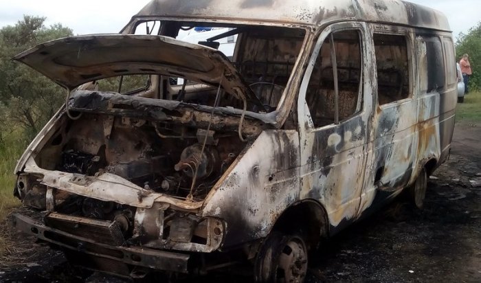 В Иркутске ночью 3 июля сгорел автомобиль «Газель»