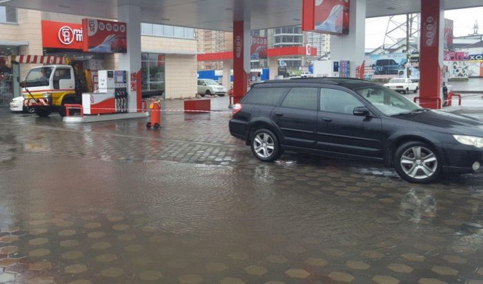 В Иркутске АЗС «БРК» оплатит водителям ремонт автомобилей, пострадавших из-за бензина с водой (Видео)