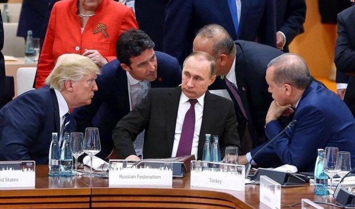 Фейковый снимок с Путиным с саммита G20 превратился в «вирусный» мем
