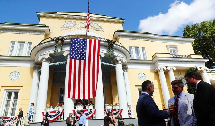 Российские власти могут выслать из страны около 30 американских дипломатов