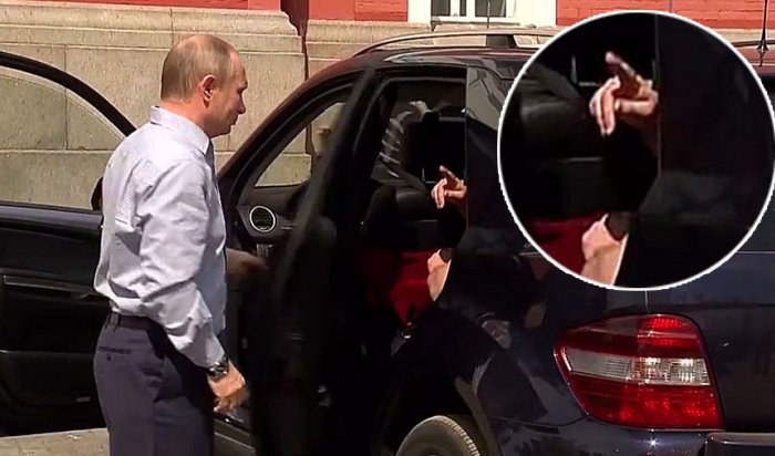 Путин приехал на Валаам за рулем Mercedes с неизвестным пассажиром