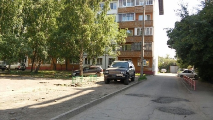 В Иркутске на детских площадках установят  ограждения для предотвращения случаев незаконной парковки