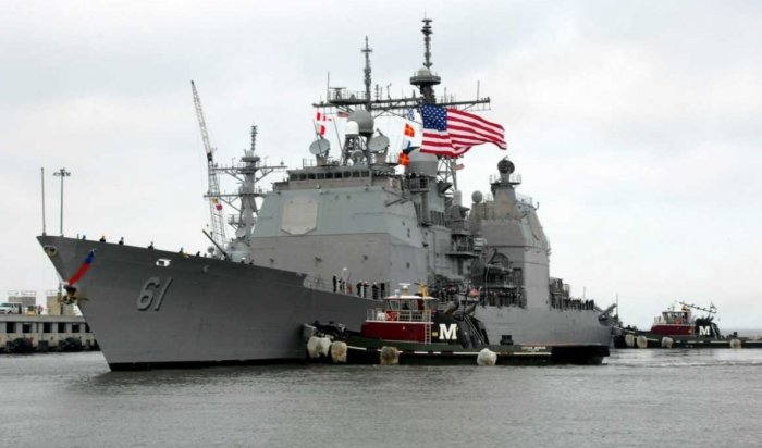 Корабль ВМС США открыл огонь по иранскому судну‍ в Персидском заливе