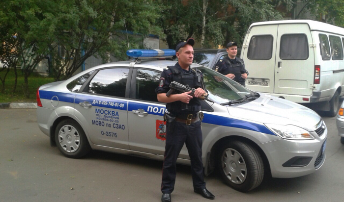 В Москве мужчина стрелял по прохожим из окна своей квартиры