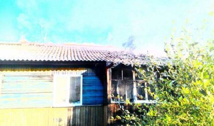 В Усть-Куте пожарные спасли из горящего дома 15 человек