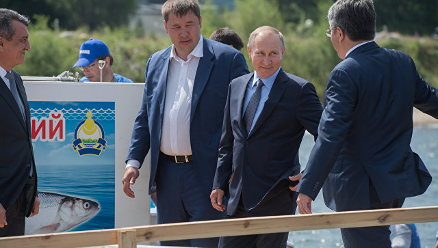 Путин поручил ликвидировать экологический ущерб на Байкале
