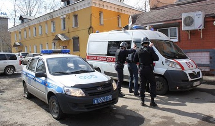 В Иркутске мужчину, ударившего пасынка лопатой и оскорбившего врачей, оштрафовали  на 2 тысячи рублей