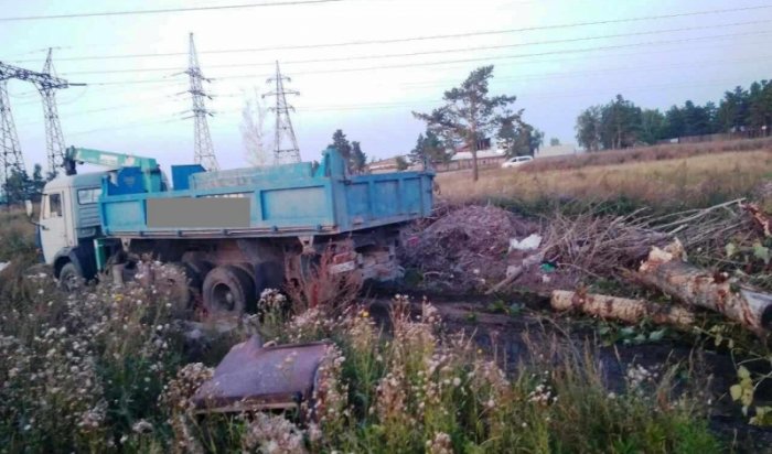 В Усолье-Сибирском подрядная организация незаконно оставляла строительный мусор в черте города (Видео)