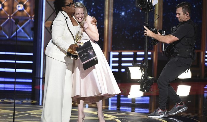 В Лос-Анджелесе вручили премии Emmy за лучшие телевизионные работы года