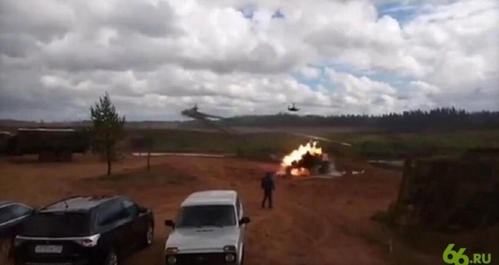 На учениях «Запад-2017» вертолет случайно обстрелял ракетами зрителей