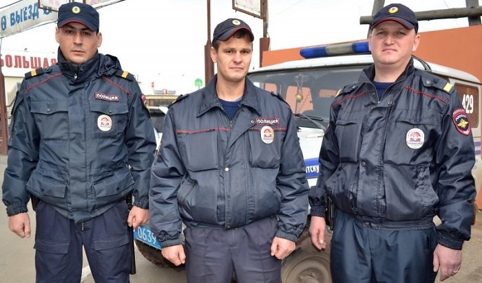 В Братске патрульные полицейские задержали группу автомобильных воров