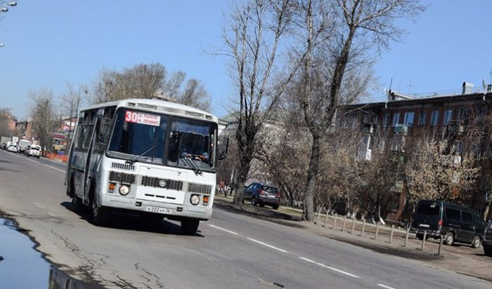В Иркутске в Ново-Ленино школьник выпал из автобуса