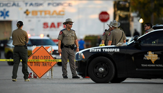 В Техасе молодой человек застрелил 26 верующих в баптистской церкви