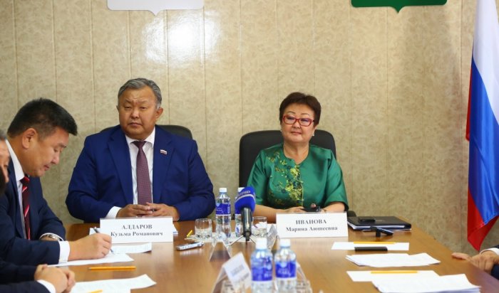 В Иркутской области впервые разработаны региональные программы по изучению бурятского языка