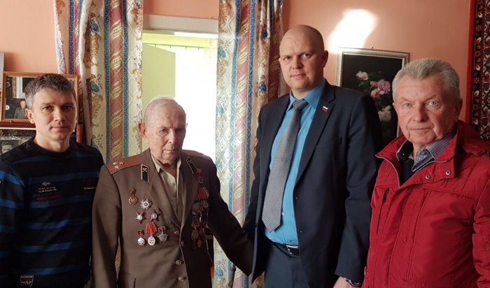 Иркутянин Леонид Тарабан отметил 100-летний юбилей