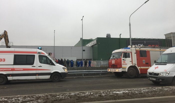 В Москве произошел обвал грунта на территории ТЦ «Мега Теплый Стан»