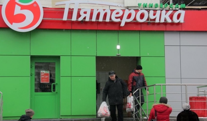 В Пушкине‍ охранник «Пятерочки» избил покупательницу стеклянной дверью