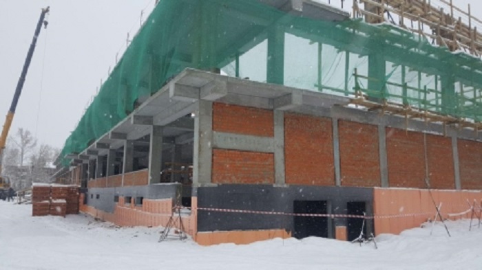 В Иркутске на бульваре Рябикова возводят каркас здания ФОКа