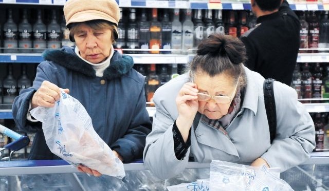Россияне пожаловались в ФАС на завышение цен на продукты перед Новым год‍ом