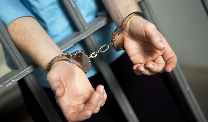 Суд арестовал 2 подозреваемых в убийстве бизнесмена в Ангарске