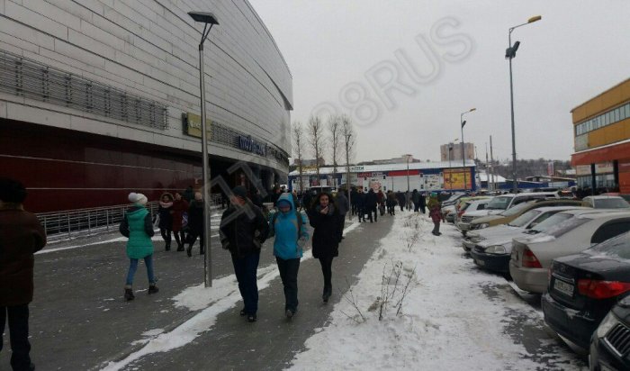 В Иркутске эвакуировали посетителей и персонал ТРЦ «Сильвер Молл»