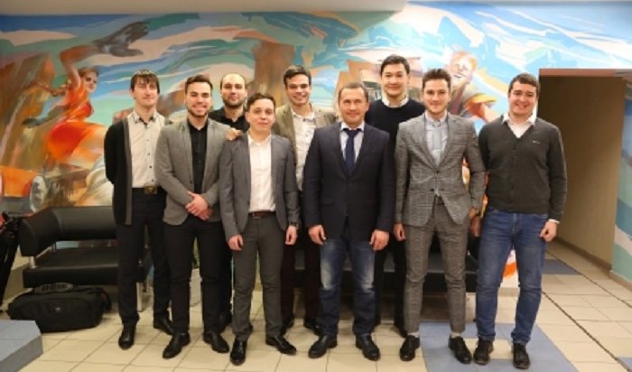 Команда КВН «Молодые люди» из Иркутска готовится к участию в Премьер-лиге