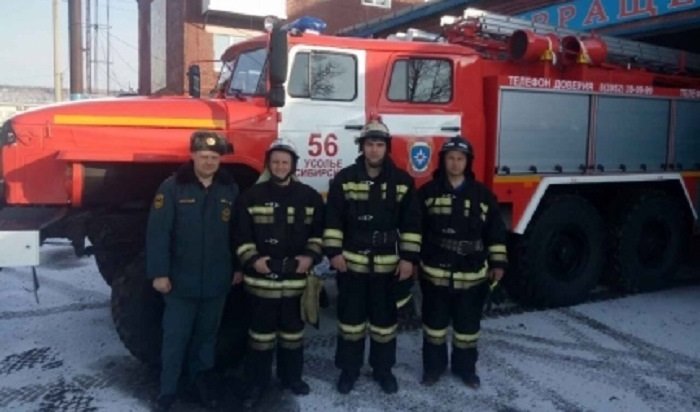 В Усолье пожарные спасли ночью замерзающую в поле пенсионерку
