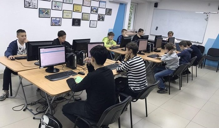 В Иркутске открыли набор на летние интенсивы в школе IT-технологий и программирования EST