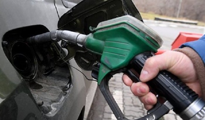 Акцизы на бензин намерены снизить в России с 1 июня