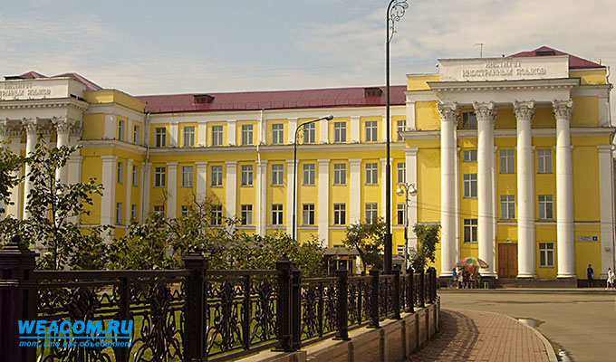 ИГУ капитально отремонтирует фасад бывшего иняза и общежитие на улице Улан-Баторской