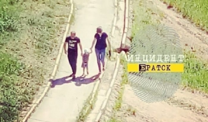 МЧС разыскивает молодого человека, который спас двоих детей на пожаре в Братске (Видео)