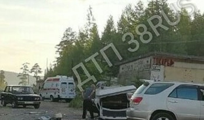 В Усть-Илимске в ДТП погиб 57-летний водитель Nissan Sunny