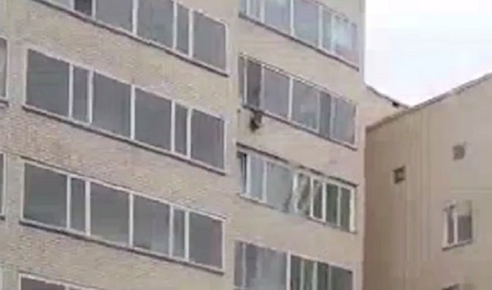 Ребенка, падавшего с 10 этажа в Астане, чудом поймал сосед (Видео)