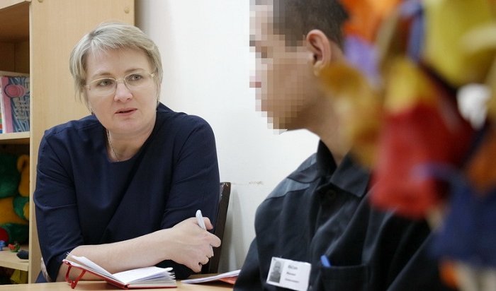 Детский омбудсмен взяла на контроль ситуацию с травлей беременной воспитанницы черемховского детдома