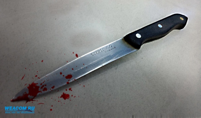 Иркутянин, обозленный изменой жены, напал с ножом на таксиста