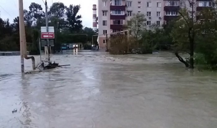 В Сочи из-за наводнения погибли два человека (Видео)