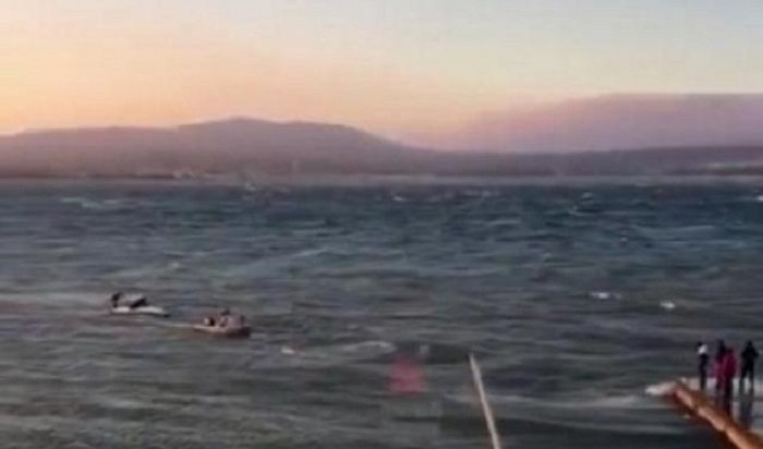 В Геленджике во время регаты перевернулись яхты с детьми (Видео)