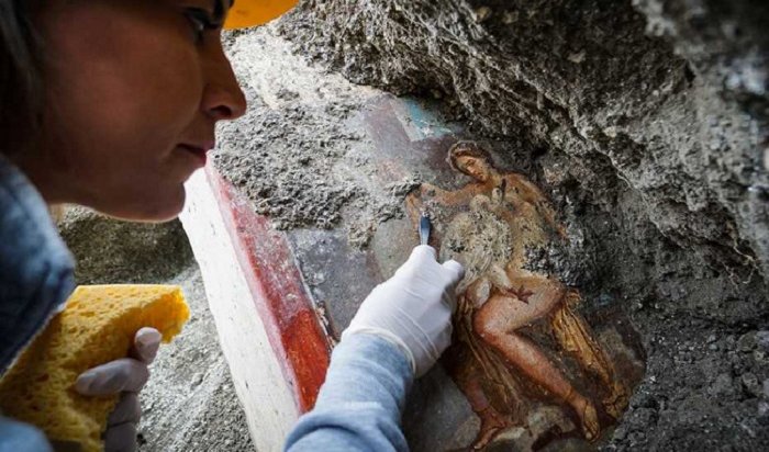 Эротическую фреску нашли на развалинах Помпеи