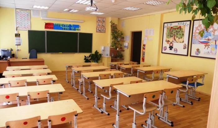 В Мамской школе шеф-повара столовой перевели на должность учителя начальных классов