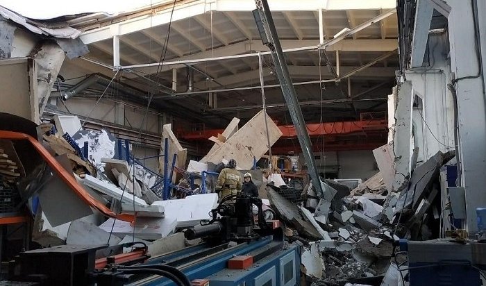 На заводе в Подмосковье рухнула крыша