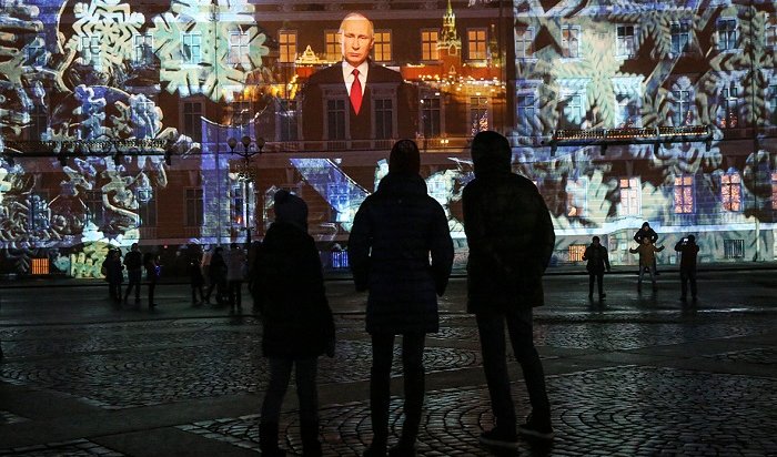 Иркутяне впервые увидят новогоднее обращение Путина в полночь
