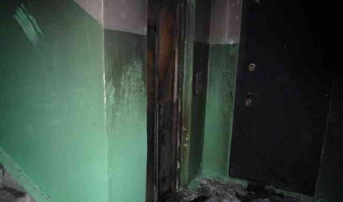 Двое подростков подожгли лифт в одной из многоэтажек в Усть-Илимске