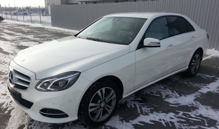 Иркутянка вернула почти 1 млн рублей долга по кредиту после ареста Mersedes-Benz E300