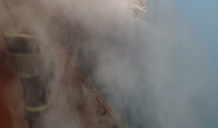 В Братске более 50 жильцов спаслись из горящей многоэтажки