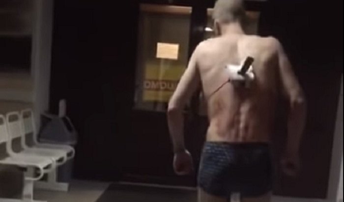 В больнице Зеленодольска пациент устроил перекур с ножом в спине (Видео)