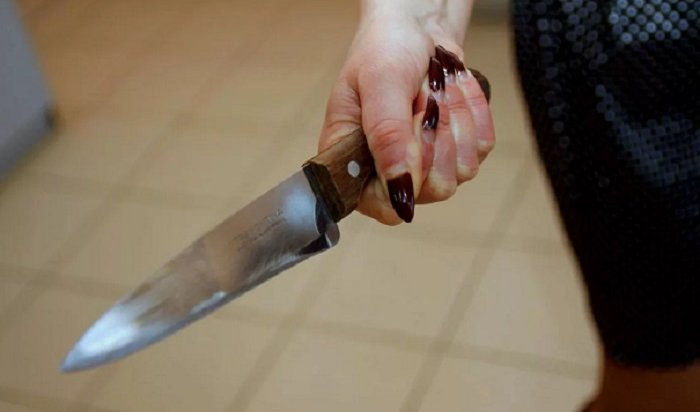 В Ангарске воспитательница детского сада схватилась за нож